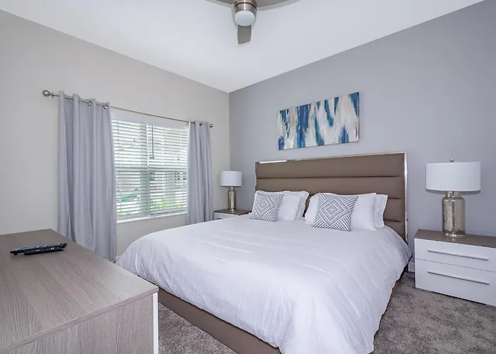 4809Am Townhouse 4 Bedrooms & 3 Bathrooms + Pool